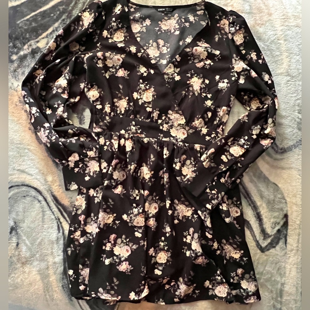 Long sleeve, v-neck flower dress